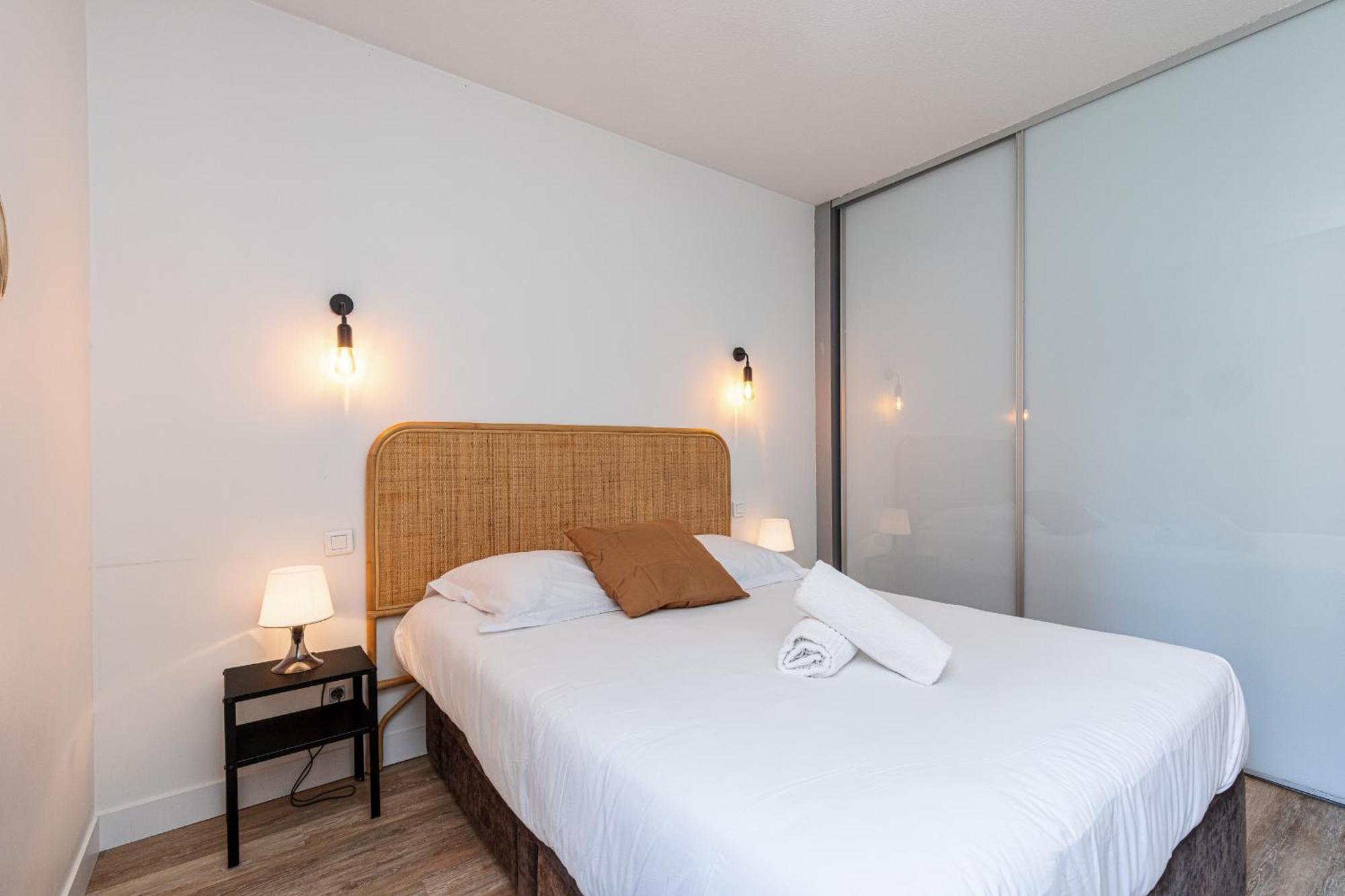 2 Bdrs & Parking In The Old Town ! Apartment Nisa Exterior foto