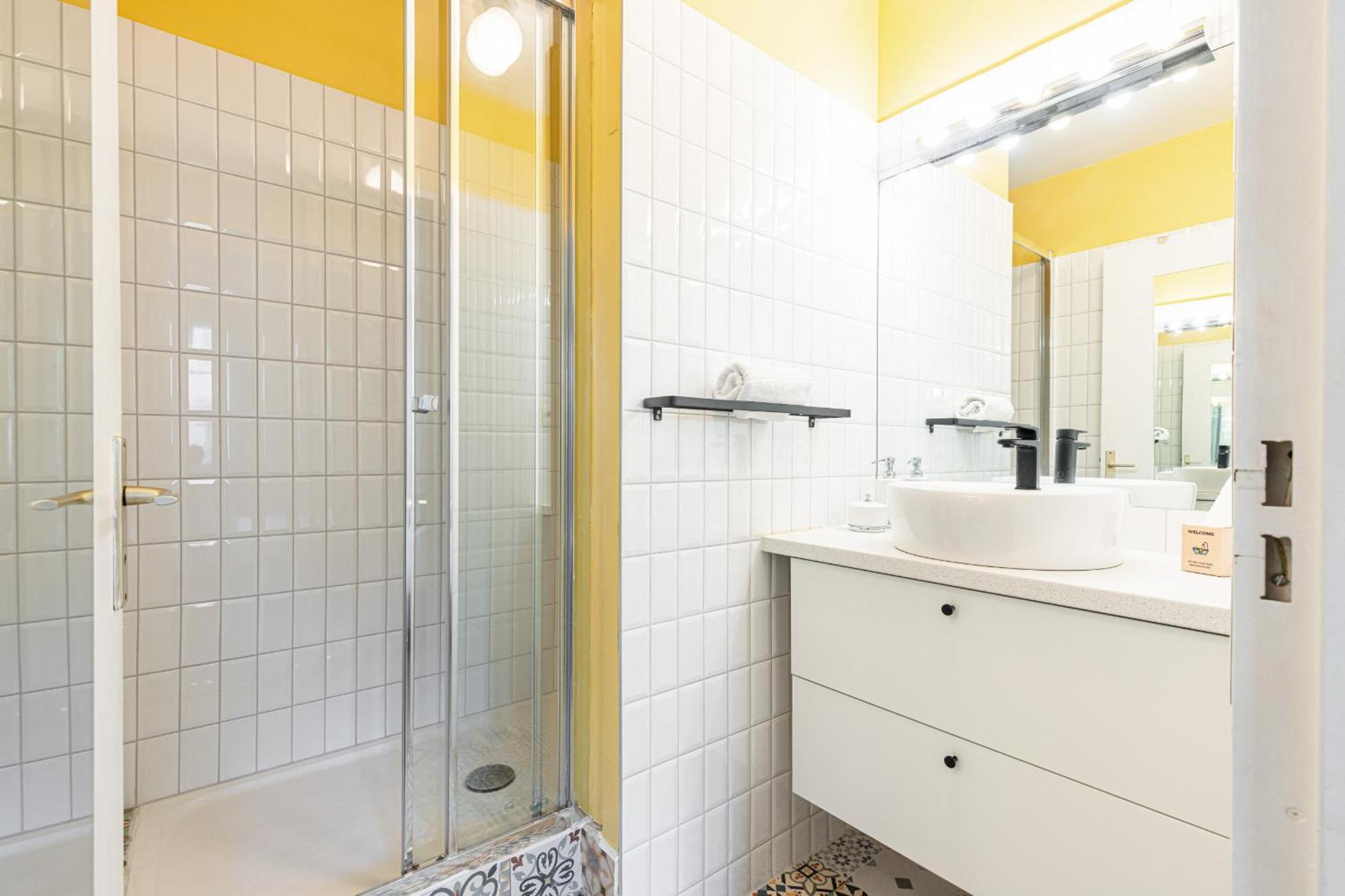 2 Bdrs & Parking In The Old Town ! Apartment Nisa Exterior foto