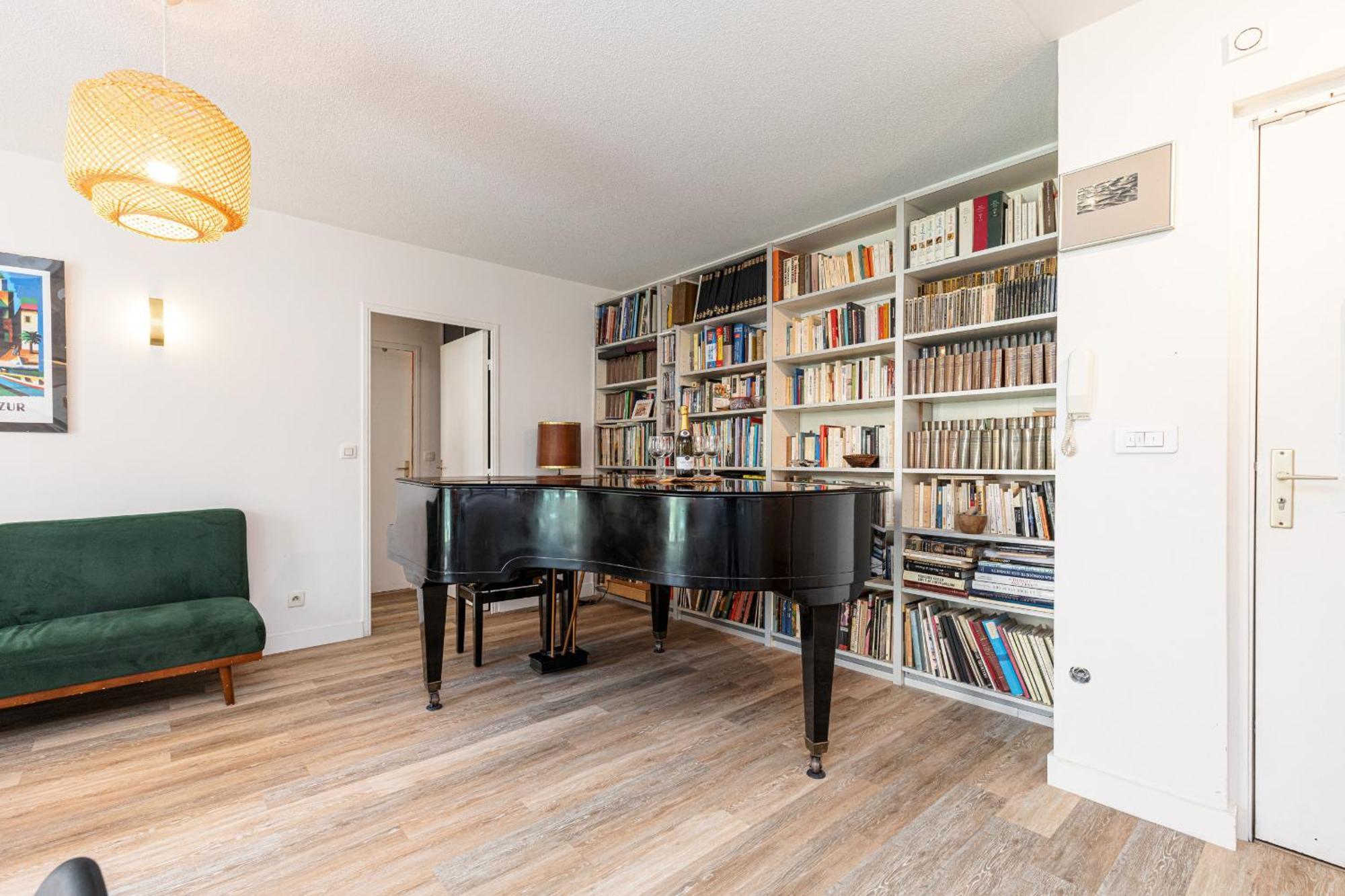 2 Bdrs & Parking In The Old Town ! Apartment Nisa Exterior foto