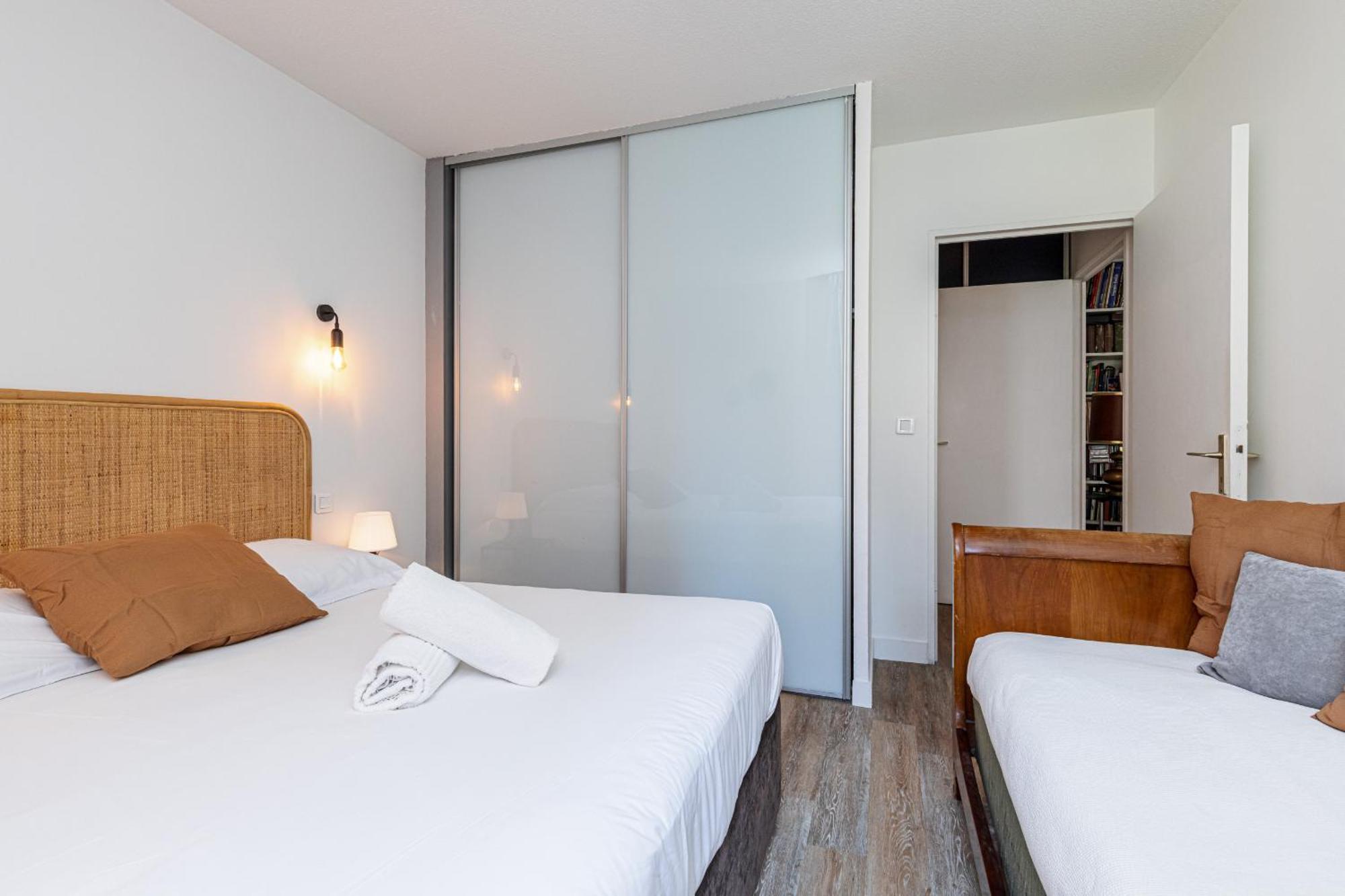 2 Bdrs & Parking In The Old Town ! Apartment Nisa Exterior foto