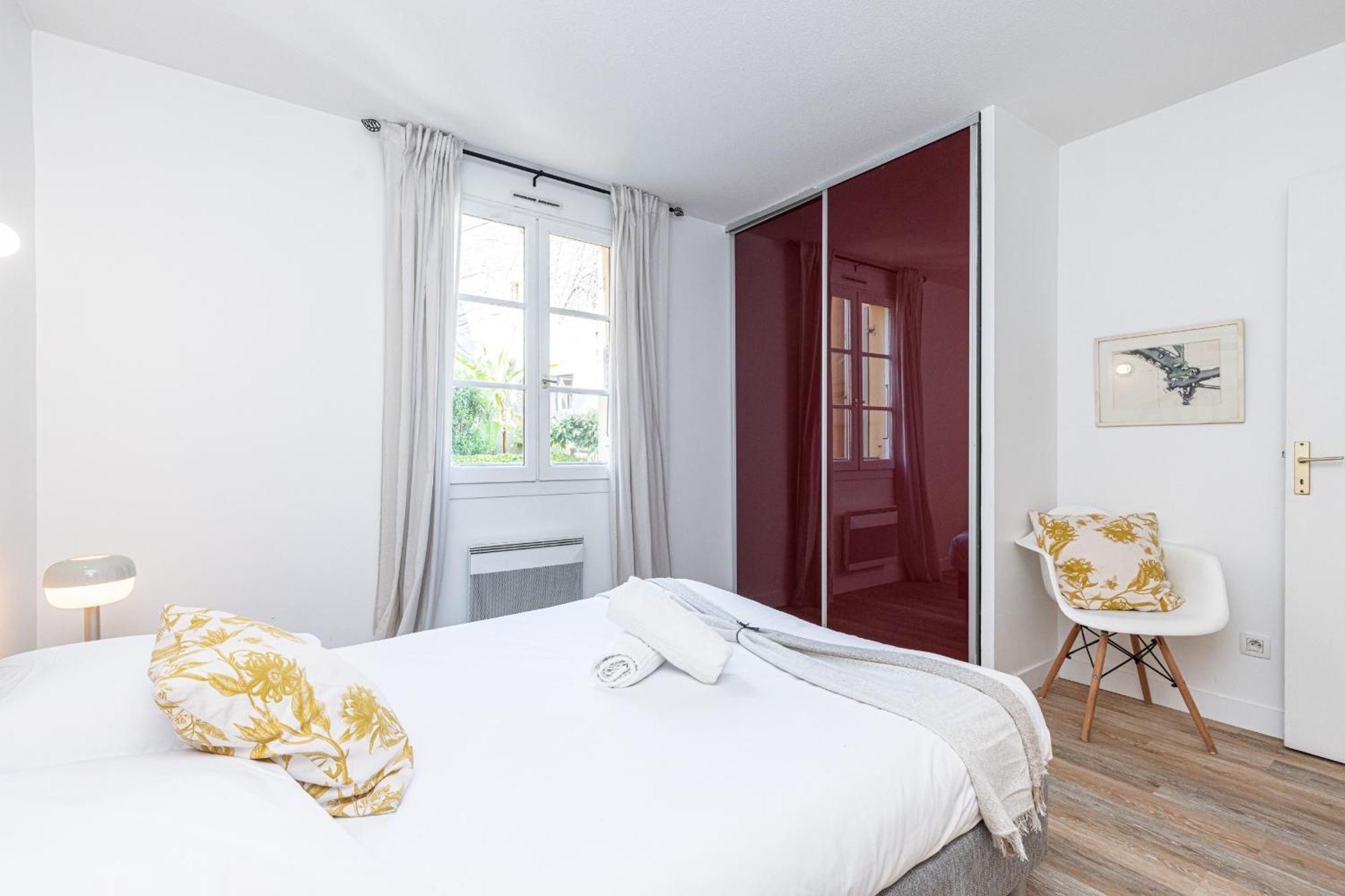 2 Bdrs & Parking In The Old Town ! Apartment Nisa Exterior foto