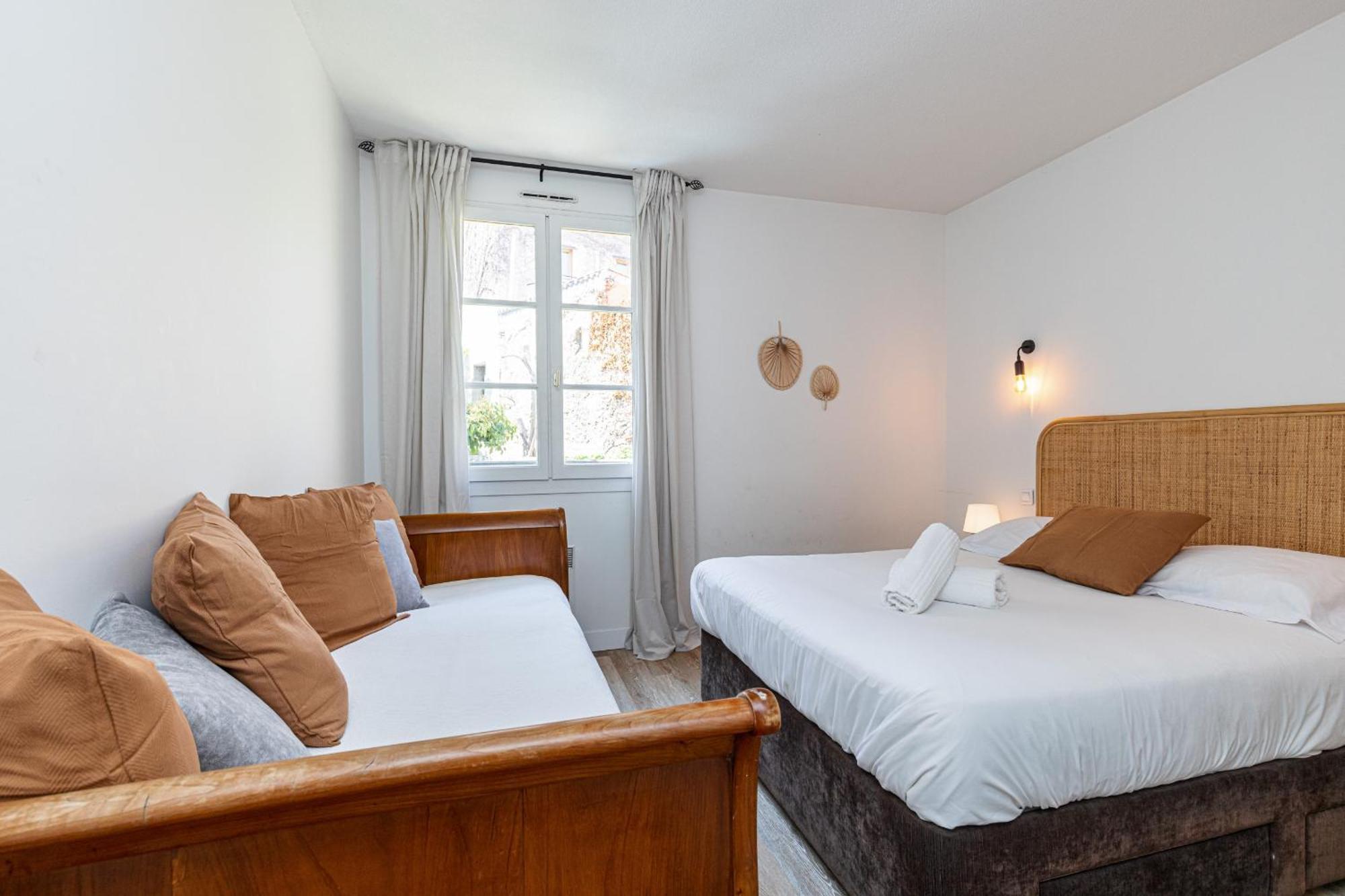 2 Bdrs & Parking In The Old Town ! Apartment Nisa Exterior foto